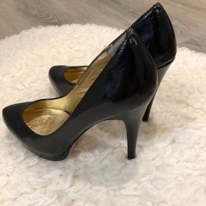DOLCE VITA Black Leather Pumps